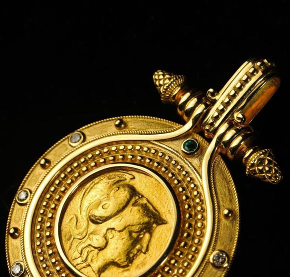 Horizontal Enchère Etruscan Revival Granulated Gold Athena Ancient Coin Pendant