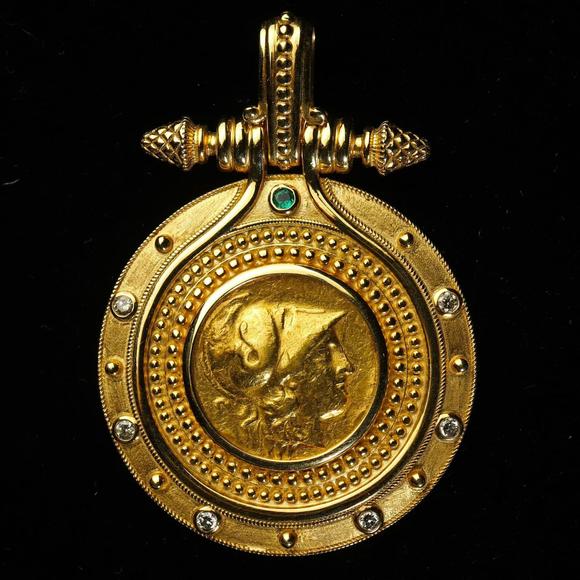 Horizontal Enchère Etruscan Revival Granulated Gold Athena Ancient Coin Pendant