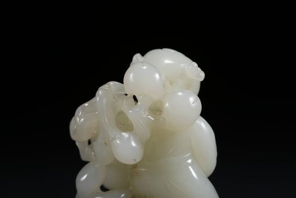 弘楊株式會(huì)社和田玉雕童子形擺件