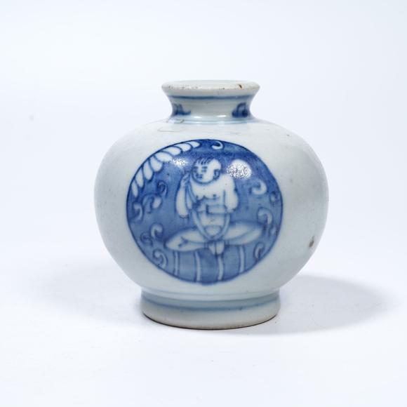 弘楊株式會社青花持蓮?fù)有」? style=