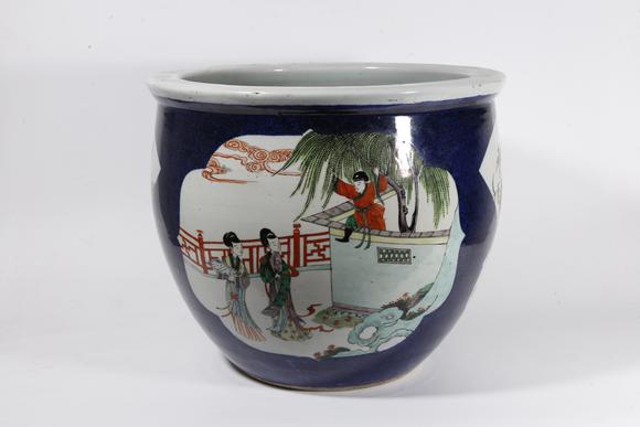 弘楊株式會(huì)社藍(lán)釉開(kāi)窗粉彩人物故事紋缸