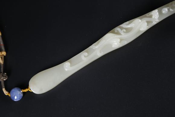 弘楊株式會社和田玉描金龍紋如意