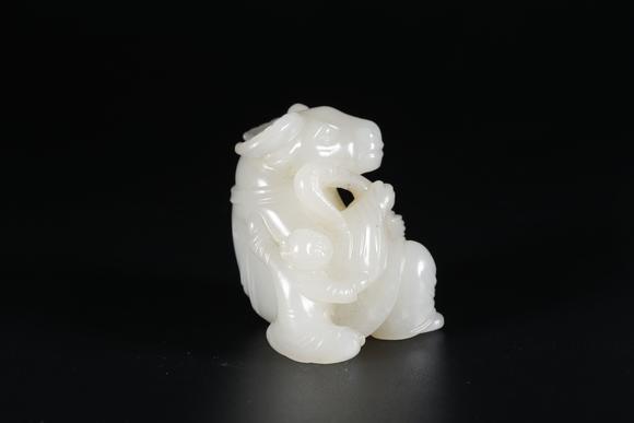 弘楊株式會(huì)社和田玉雕牛形擺件