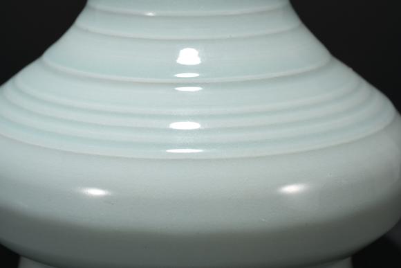 三杉美術(shù)宋 龍泉弦紋瓶子