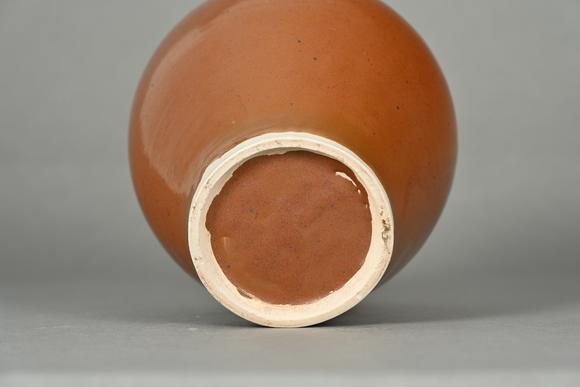 三杉美術(shù)紫金釉醬色釉梅瓶
