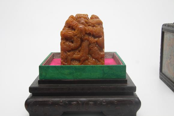 蘭亭古美術(shù)オークション清 田黃九龍乾隆御覽大印