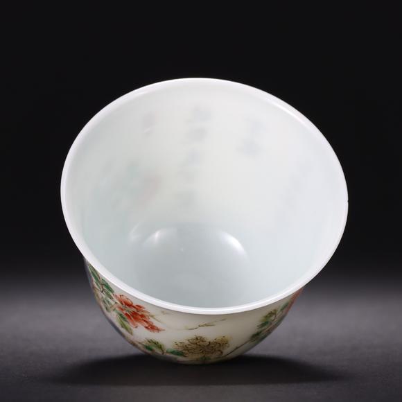東京共成拍賣清康熙花卉詩(shī)文杯
