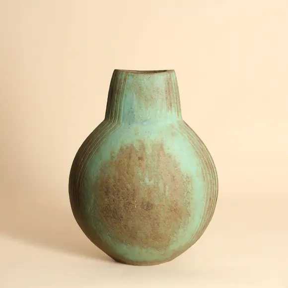 Chiswick AuctionsJohn Ward (British, 1938-2023) Large Disc Vase