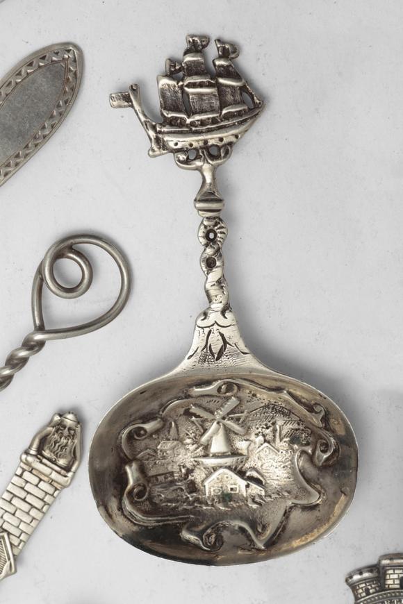 Duke's Auctions Lot 138 TWO VICTORIAN SILVER FIDDLE, THREAD AND SHELL TABLE FORKS