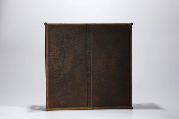 TrésOrs de ParisPlateau d’étude chinois ancien en bois et laque à fleurs, 17–19 s.
