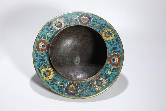 TrésOrs de ParisPot couvert cloisonné chinois ancien à fleurs entrelacées, 18–19 s.