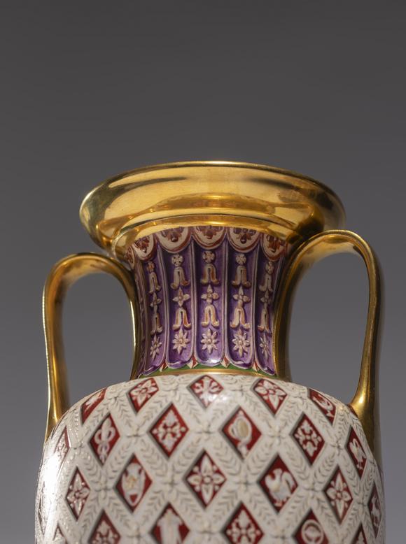 VERITAS Art AuctioneersA rare pair of Sèvres porcelain two-handled vases, carafe étrusque, 3ème grandeur