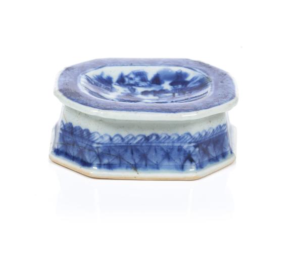 VERITAS Art AuctioneersA Cantonese blue and white salt cellar