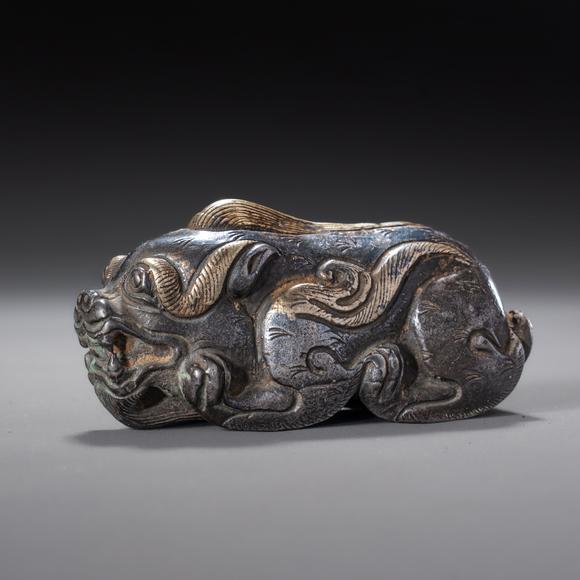大阪國(guó)際銅鎏金瑞獸鎮(zhèn)紙