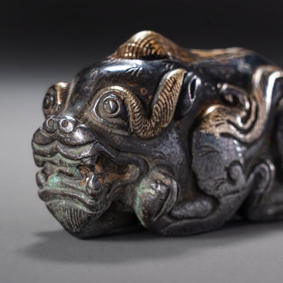 大阪國(guó)際銅鎏金瑞獸鎮(zhèn)紙