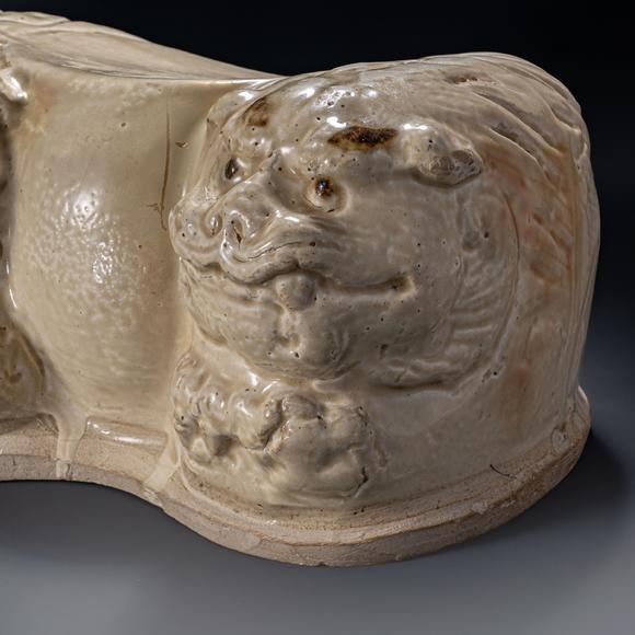大阪國(guó)際北宋 褐彩雙獅枕