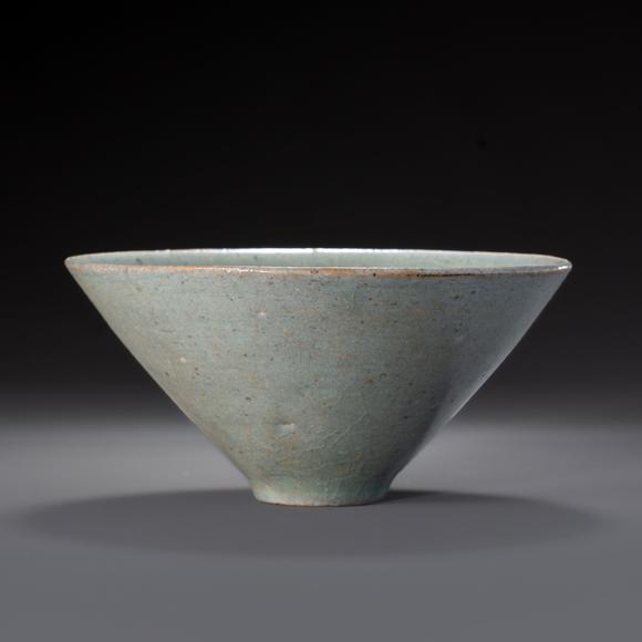 大阪國(guó)際高麗青磁魚(yú)文茶盞