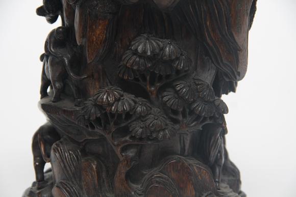 東京蕓術(shù)清  沉香高浮雕筆筒