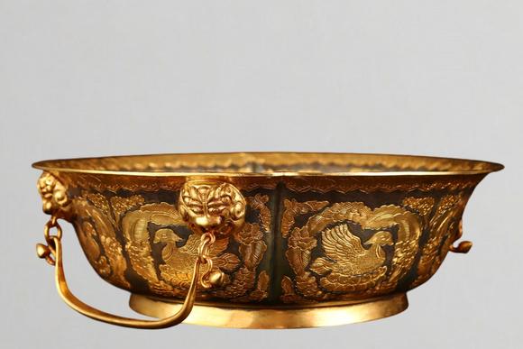 東京蕓術(shù)唐代 局部鎏金大盆