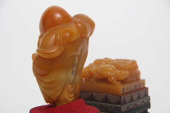 東京蕓術(shù)清 田黃“十全老人之寶”印