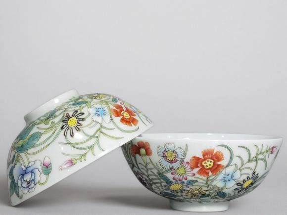 東京蕓術(shù)清雍正  年製琺瑯彩九秋圖茶圓