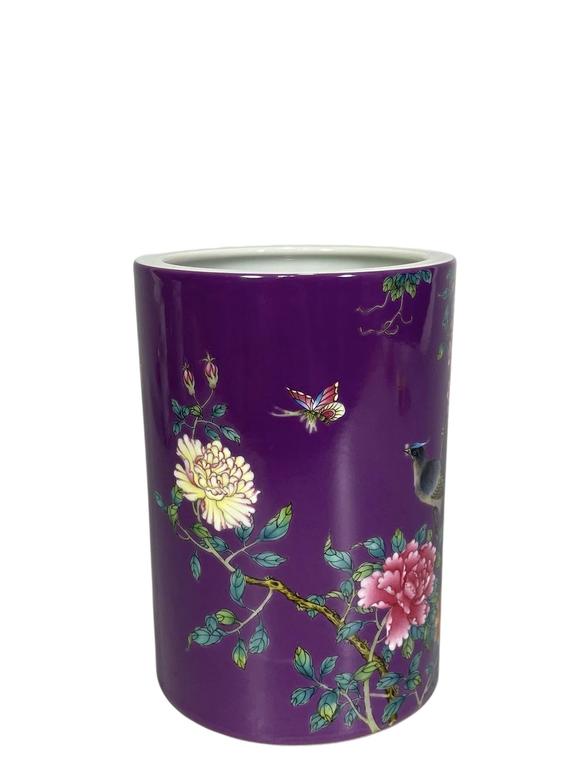 東京蕓術(shù)大清雍正 茄皮紫顏色釉粉彩花鳥花卉題詩筆筒