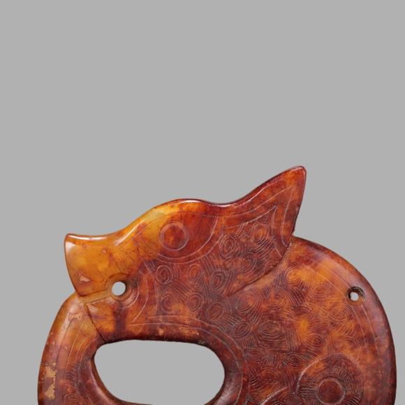 東京蕓術(shù)良渚文化龍形大玉玦