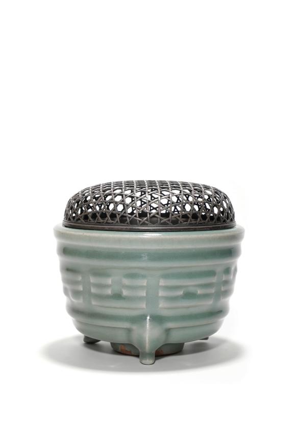 Castle AuctionA Longquan Celadon Trigram Censer with Silver Wire Mesh Cover, 13th–14th C Pr.