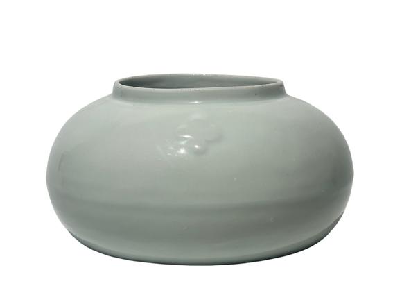 Castle AuctionA Chinese White-glazed plum blossom water pot, Ming Dynasty Pr. 