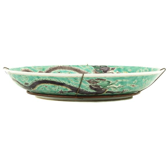 Castle AuctionA dragon decor charger