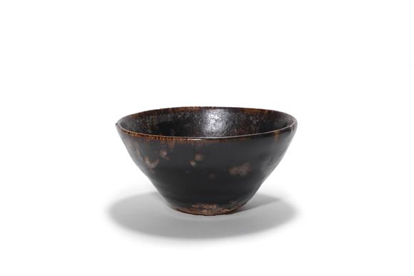 Castle AuctionA Jizhou Kiln Spotted Tea Bowl, 12th–13th C Pr.