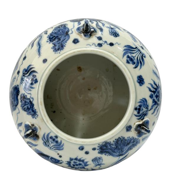 Castle AuctionA Chinese rare shape Blue and white jar with fish and algae patterns, Ming Dynasty Pr.  