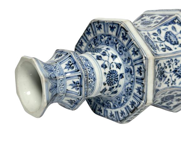 Castle AuctionBlue-and-white entwined floral candle holder, Ming Dynasty Pr. 