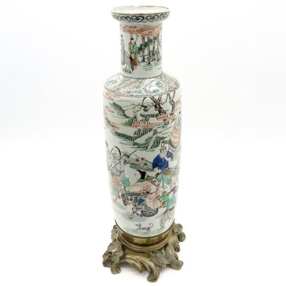 Castle AuctionA Fine 19th Century Famille Verte Rolwagen Vase