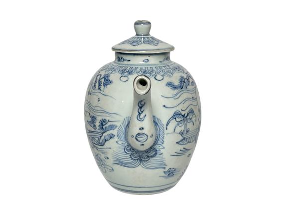 Castle AuctionA Chinese blue-and-white figurine pot, Kang Xi Pr. 