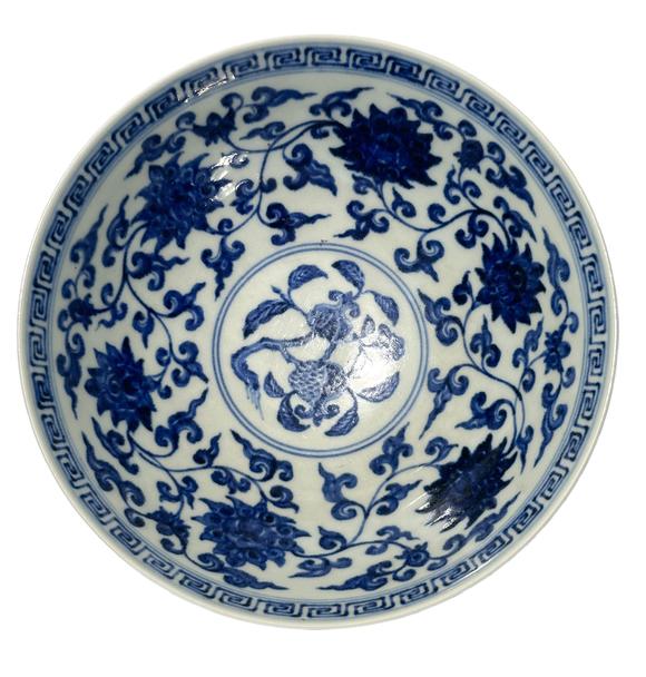 Castle AuctionA Chinese large Blue-and-white bowl with chrysanthemum petal  patterns, Ming Dynasty Pr. 