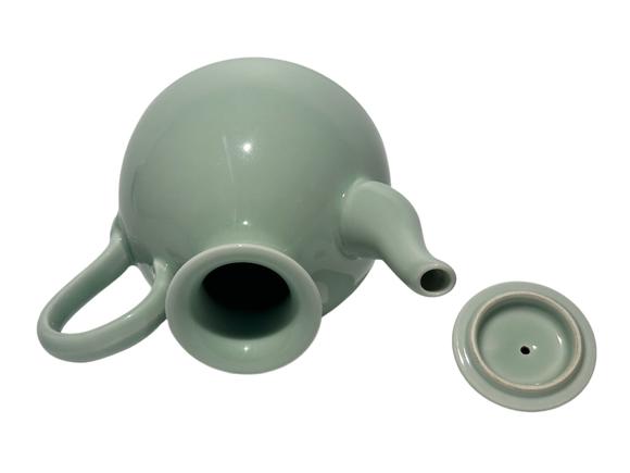 Castle AuctionA Chinese powder-green glazed pot, Qian Long Pr. 