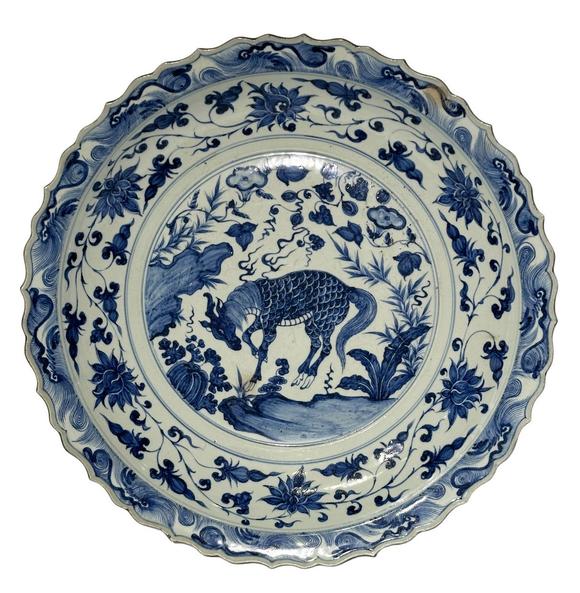 Castle AuctionAn extra large size of dish, Ming Dynasty Pr.  