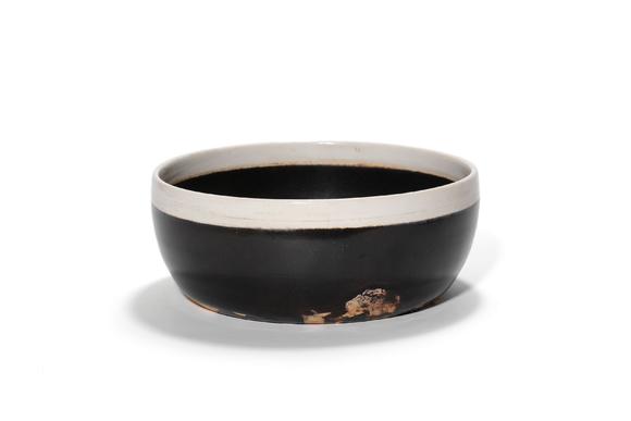 Castle AuctionA Cizhou Kiln Black and White Glaze Bowl, 12th–13th C Pr.