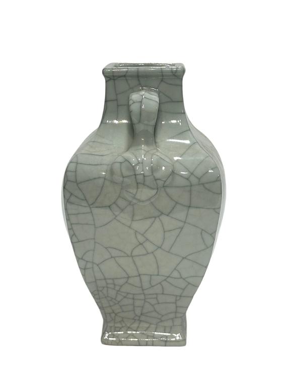 Castle AuctionA Chinese Ge-glazed double-handled square vase, Qian Long Pr. 
