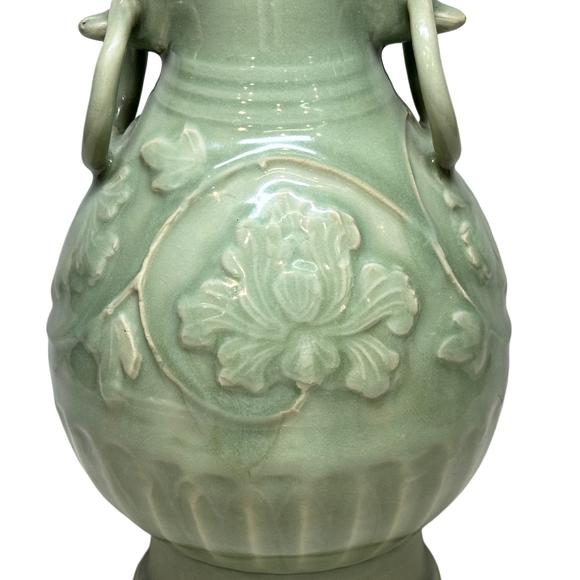 Castle AuctionA celadon vase, Ming Dynasty Pr.