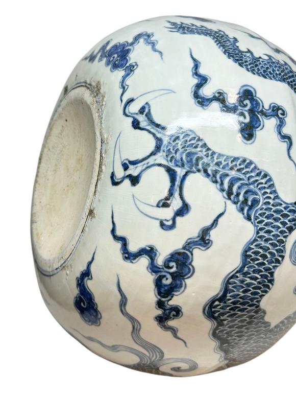 Castle AuctionA Blue-and-white dragon-patterned ball vase, Ming Dynasty Pr. 