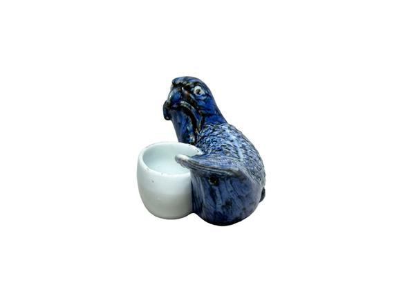 Castle AuctionA miniature Blue and white bird-feeding jar, Ming Dynasty Pr. 