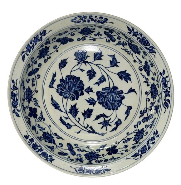 Castle AuctionA Chinese plate of blue-and-white with flower-patterned, Ming Dynasty Pr. 