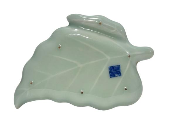 Castle AuctionA Chinese light Blue brush pot, Qian Long Pr. 