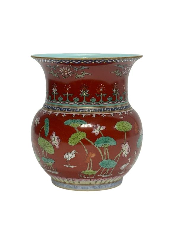Castle AuctionA Chinese Coral red colour Famille Rose vase, Qian Long Pr. 