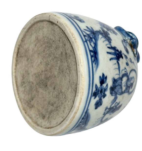 Castle AuctionBlue and white figure water pot, Ming Dynasty Pr. 