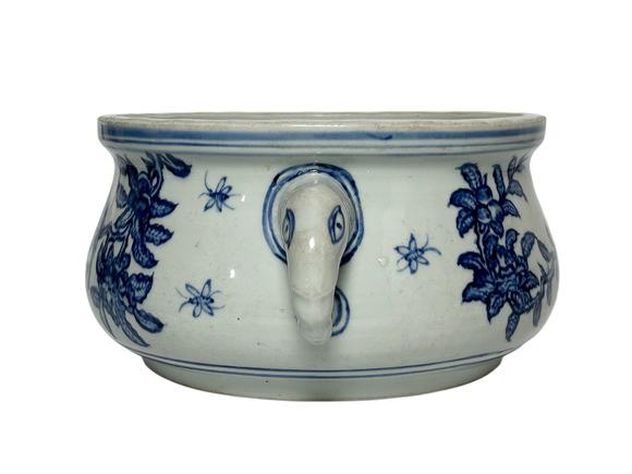 Castle AuctionBlue-and-white flower-and-bird elephant-eared censor, Kang Xi Pr. 