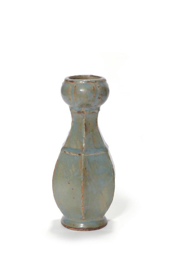 Castle AuctionA Jun Kiln Hexagonal Garlic Head Vase, 12th–14th C Pr.