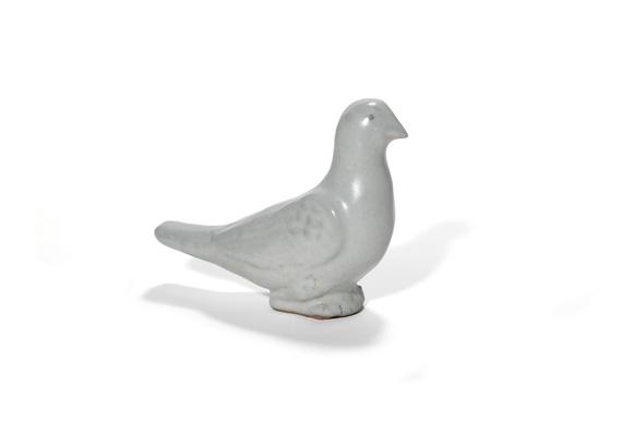 Castle AuctionA White Glaze Bird Figurine, 10th–13th C Pr.